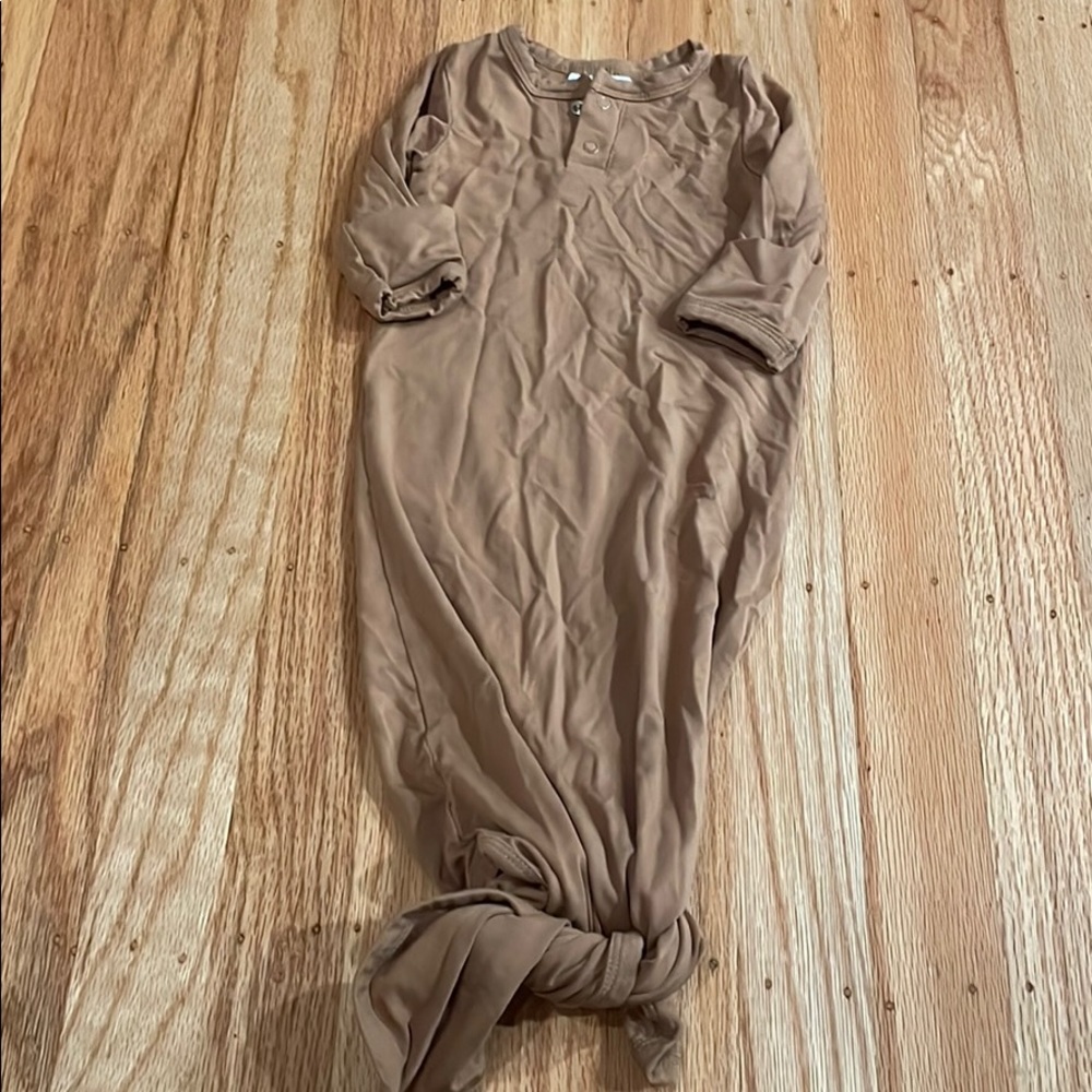 Knot gown